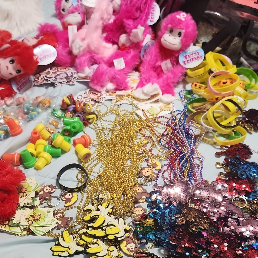 Colorful Party Favor Set with Plush Toys and Accessories Monkeys And Bananas